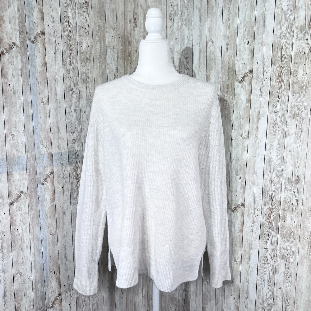 Women's Old Navy Sweater | White | Crew Neck | Large | Relaxed Fit | Stretch